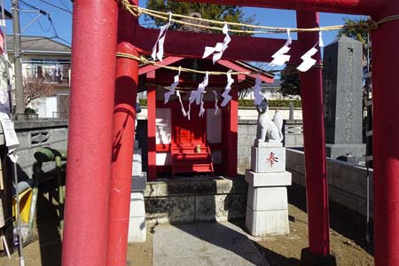 藤沢市・南町稲荷社の祠