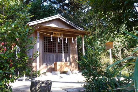 藤沢市・宮前御霊神社の七面宮