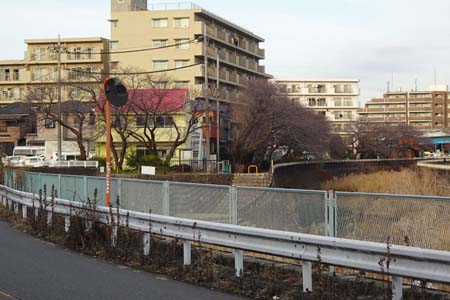 横浜市戸塚区・阿久和川が合流
