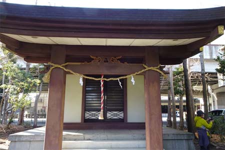 藤沢市・小塚荒神神社の拝殿