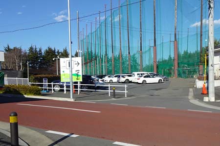 横浜市瀬谷区・一里山ゴルフ場の駐車場