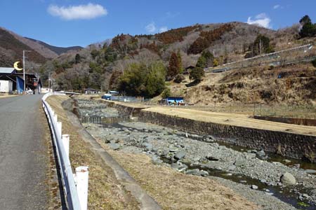 花じょろ道から高松山・虫沢川に沿って