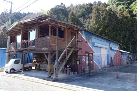 花じょろ道から高松山・途中にサーカス学校