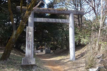 狭山丘陵・玉湖神社の石鳥居