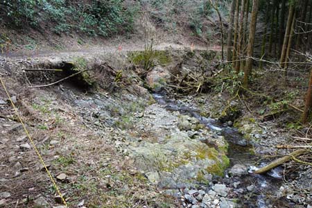 裏高尾から木下沢・路肩か崩れたところも