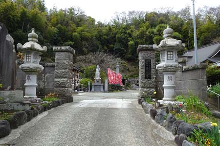 鎌倉市・東光寺の山門