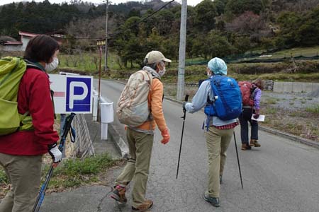 釜伏山・風布の駐車場