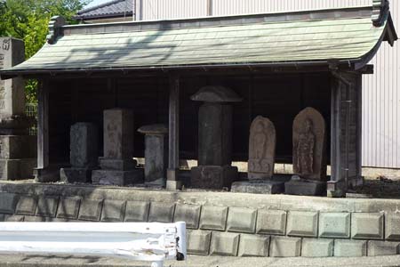 横浜市戸塚区・道端に道祖神
