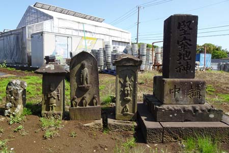 横浜市戸塚区・庚申塚や堅牢地神碑