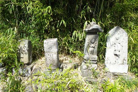 横浜市戸塚区・道端に庚申塚