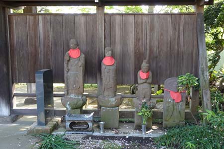 横浜市泉区・東泉寺の石仏