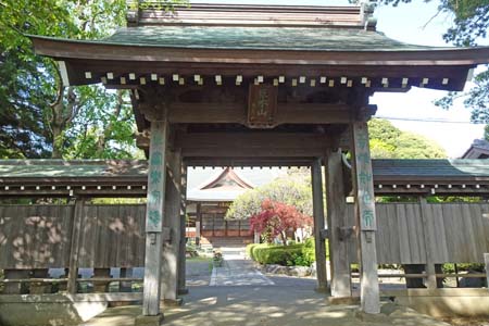 横浜市泉区・東泉寺の山門
