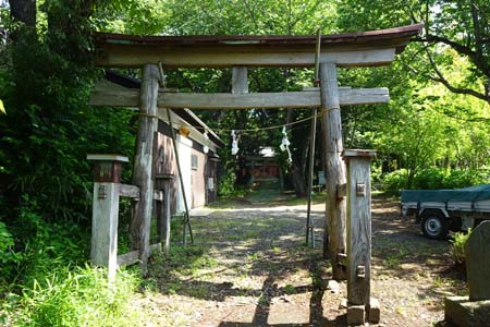 横浜市泉区・左馬神社の鳥居