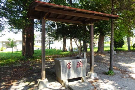 横浜市泉区・飯田神社の御手水場