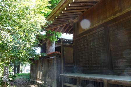 横浜市泉区・飯田神社の本殿