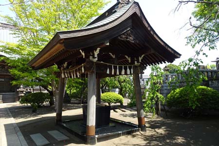 横浜市泉区・本興寺の御手水場
