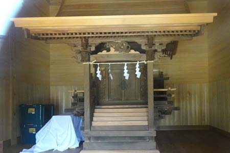 横浜市泉区・柳明神社の拝殿