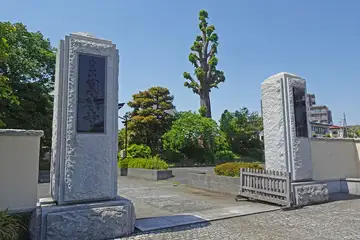 円成寺の山門