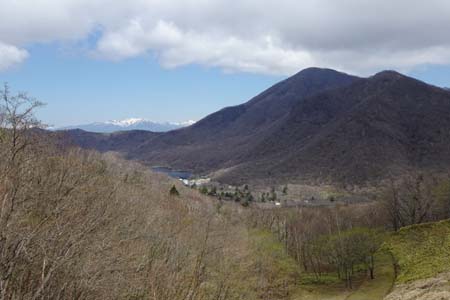 長七郎山・黒桧山の先に上州穂高