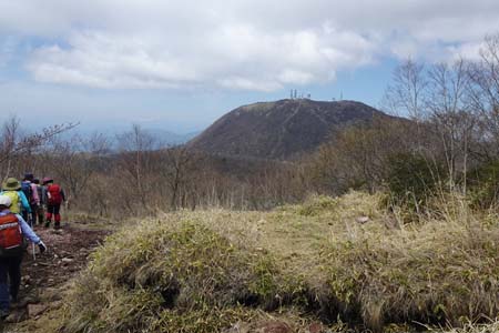 長七郎山・石積みのある広場から地蔵岳