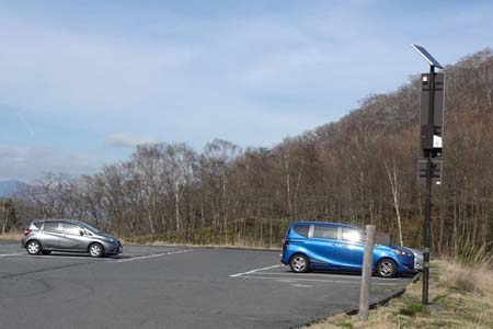 長七郎山・たどり着いた小沼の駐車場