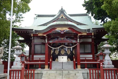 町田市・熊野神社の拝殿