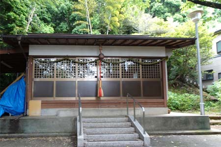 町田市・簡素な造りの八坂神社