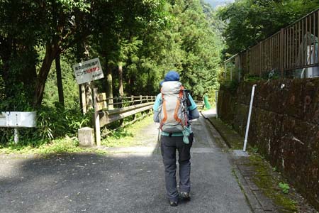 大多摩ウォーキングトレイル・登り返すと数馬峡遊歩道