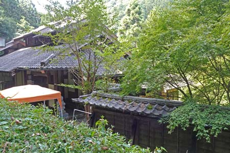 大多摩ウォーキングトレイル・食事もできるアースガーデン