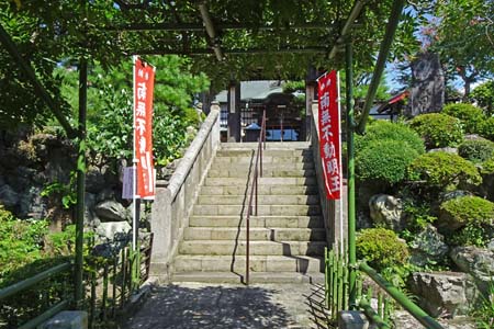 大多摩ウォーキングトレイルＡ－１・清宝院の石段