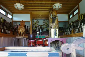 明白院の本堂に福禄寿