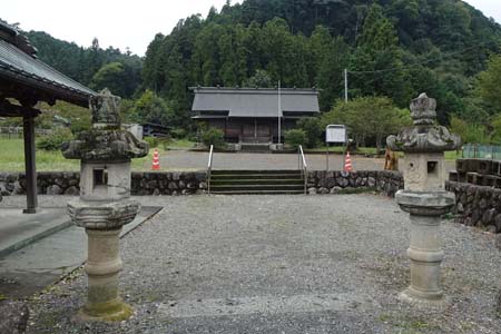 青梅市・下山八幡宮の境内
