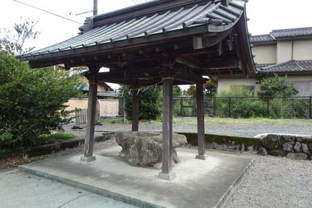 青梅市・下山八幡宮の御手水場