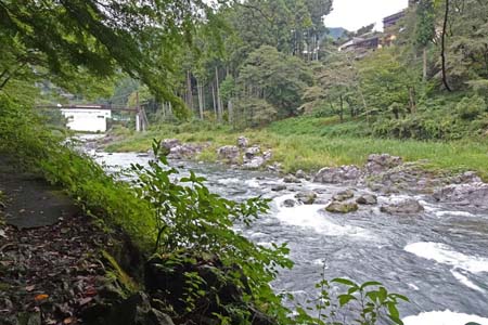 大多摩ウォーキングトレイルＡ－２・多摩川に沿った遊歩道
