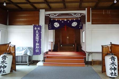 横浜市港南区・青木神社の拝殿