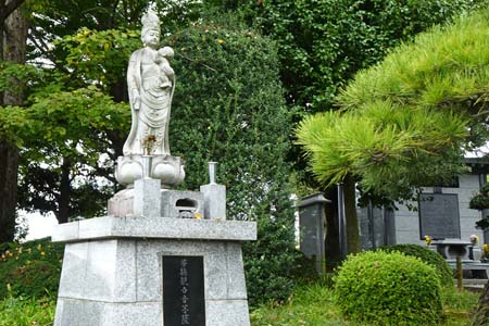 町田市・養運寺の観音像