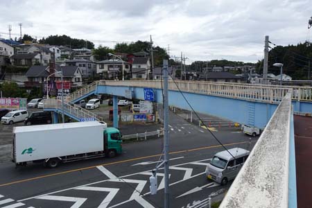 町田市・今井谷戸交差点の陸橋