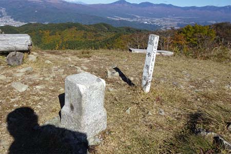 守屋山・西峰山頂に三角点