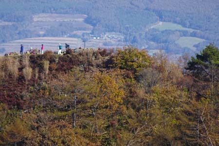 守屋山・山頂から振り返る東峰