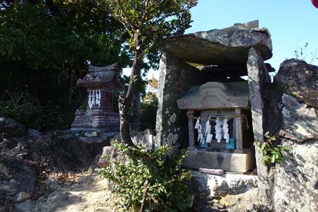 官ノ倉山・石尊山の石祠