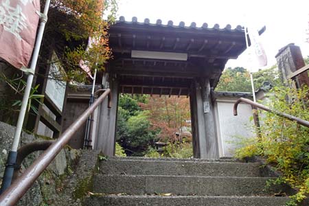 鎌倉市・圓應寺の山門