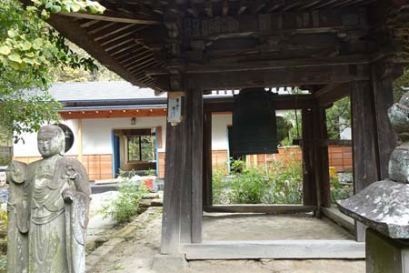 鎌倉市・圓應寺の鐘楼