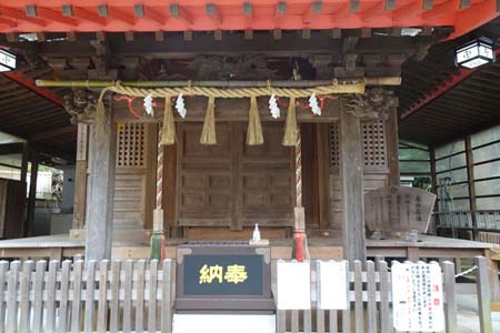 横浜市栄区・青木神社の拝殿