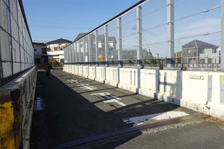 横浜市旭区・新幹線を越える跨線橋