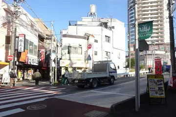 鶴ヶ峰の駅前