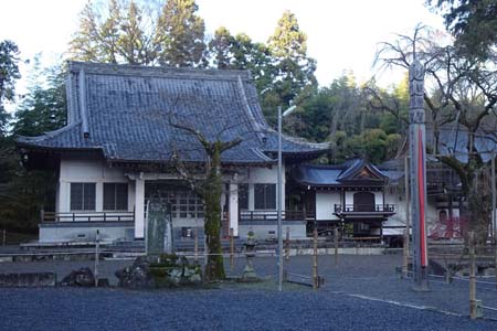 八王子城山から太鼓曲輪尾根・ひっそりとした心源院