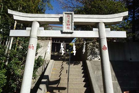 横浜市旭区・鶴ヶ峰神社の鳥居