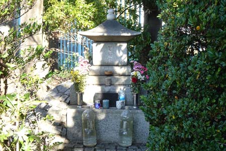 横浜市旭区・駕籠塚