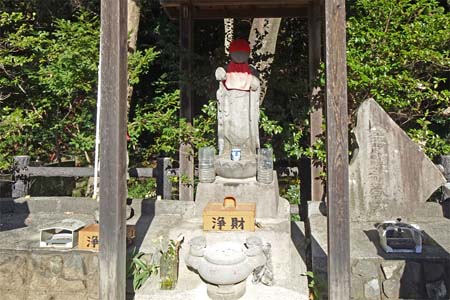横浜市旭区・不動堂脇にお地蔵さん