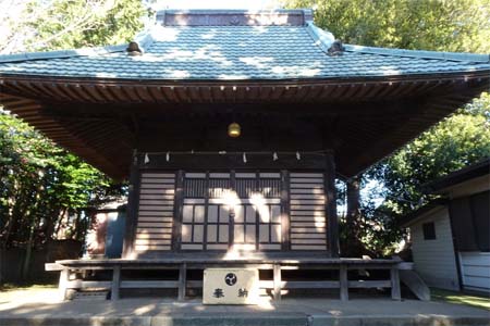 横浜市緑区・杉山神社の拝殿